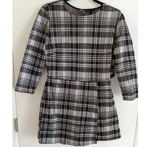 $5 SALE ✨️✨️NWT Bebop Plaid Romper SZ L